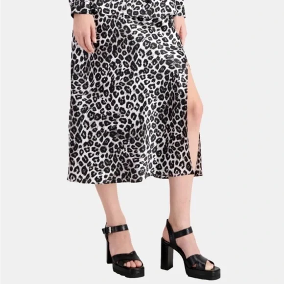 The Kooples BLACK LIZARD EFFECT LEATHER HEELED PLATFORM - Picture 6 of 6